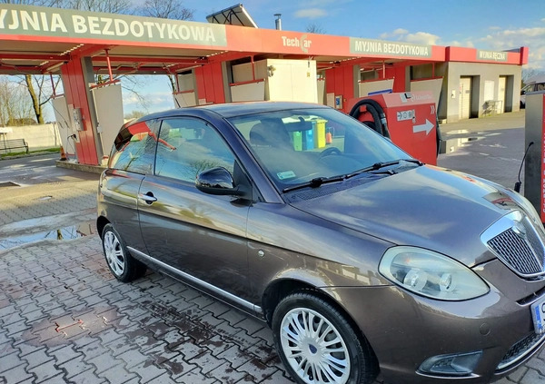 Lancia Ypsilon cena 18500 przebieg: 122000, rok produkcji 2011 z Tychy małe 154